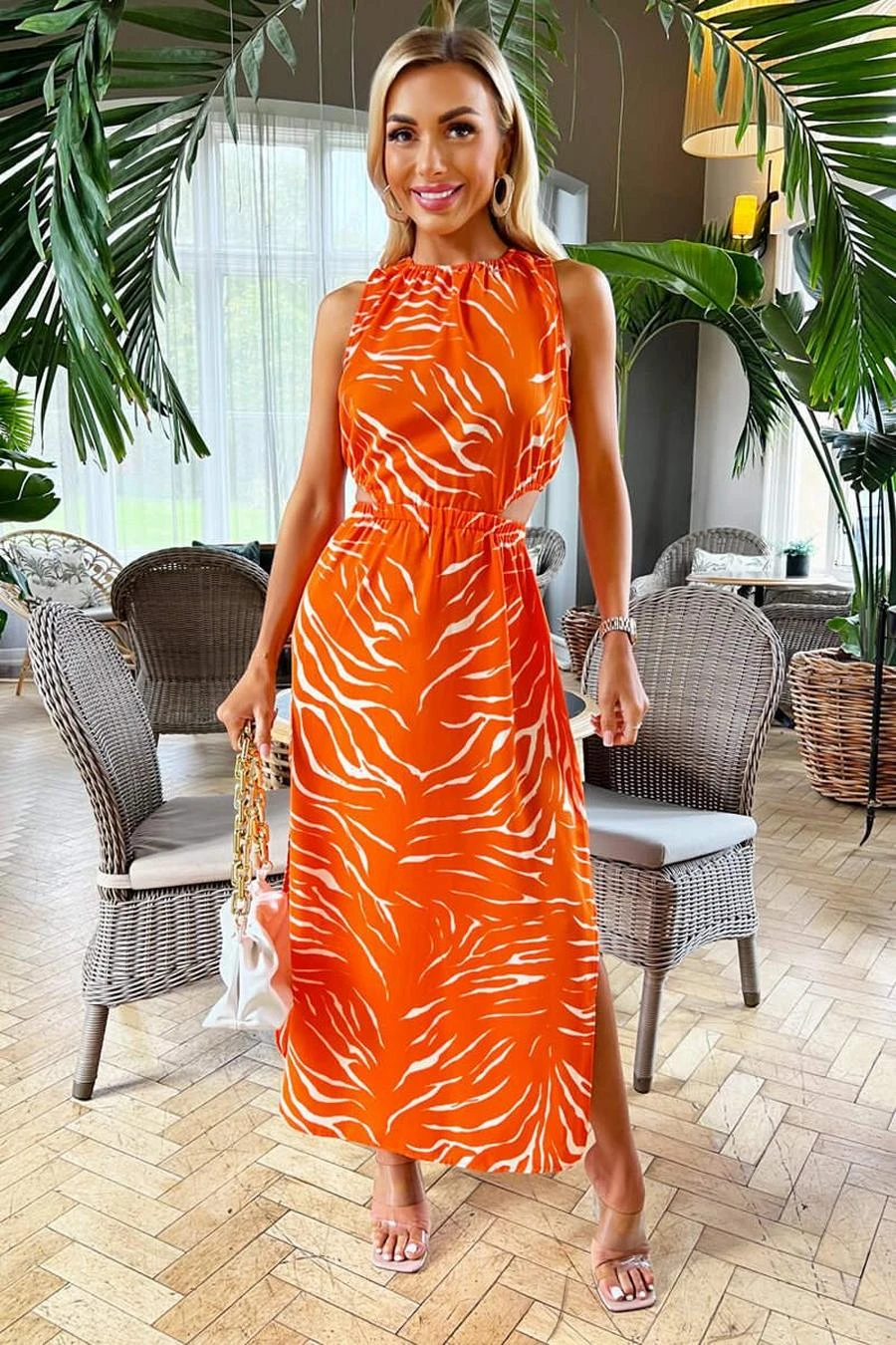 AX Paris Blood Orange Printed Cut Out Midi Dress 2 AX Paris Blood Orange Printed Cut Out Midi Dress - Image 2